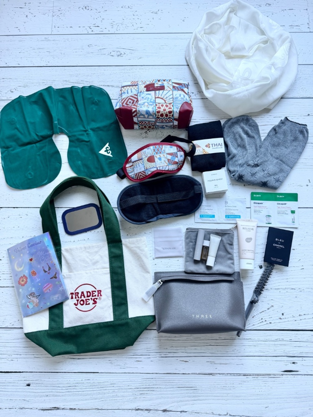 Travel beauty bundle - 19 items
